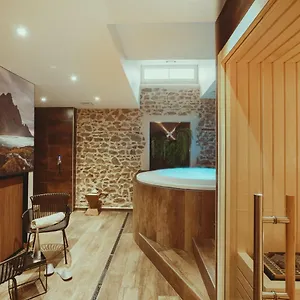 https://auberge-de-clochemerle.hotels-rhonealpes.com