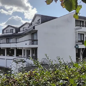 https://lelanceze.hotels-rhonealpes.com