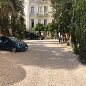 https://aux-iles-dor.aixenprovencehotels.org